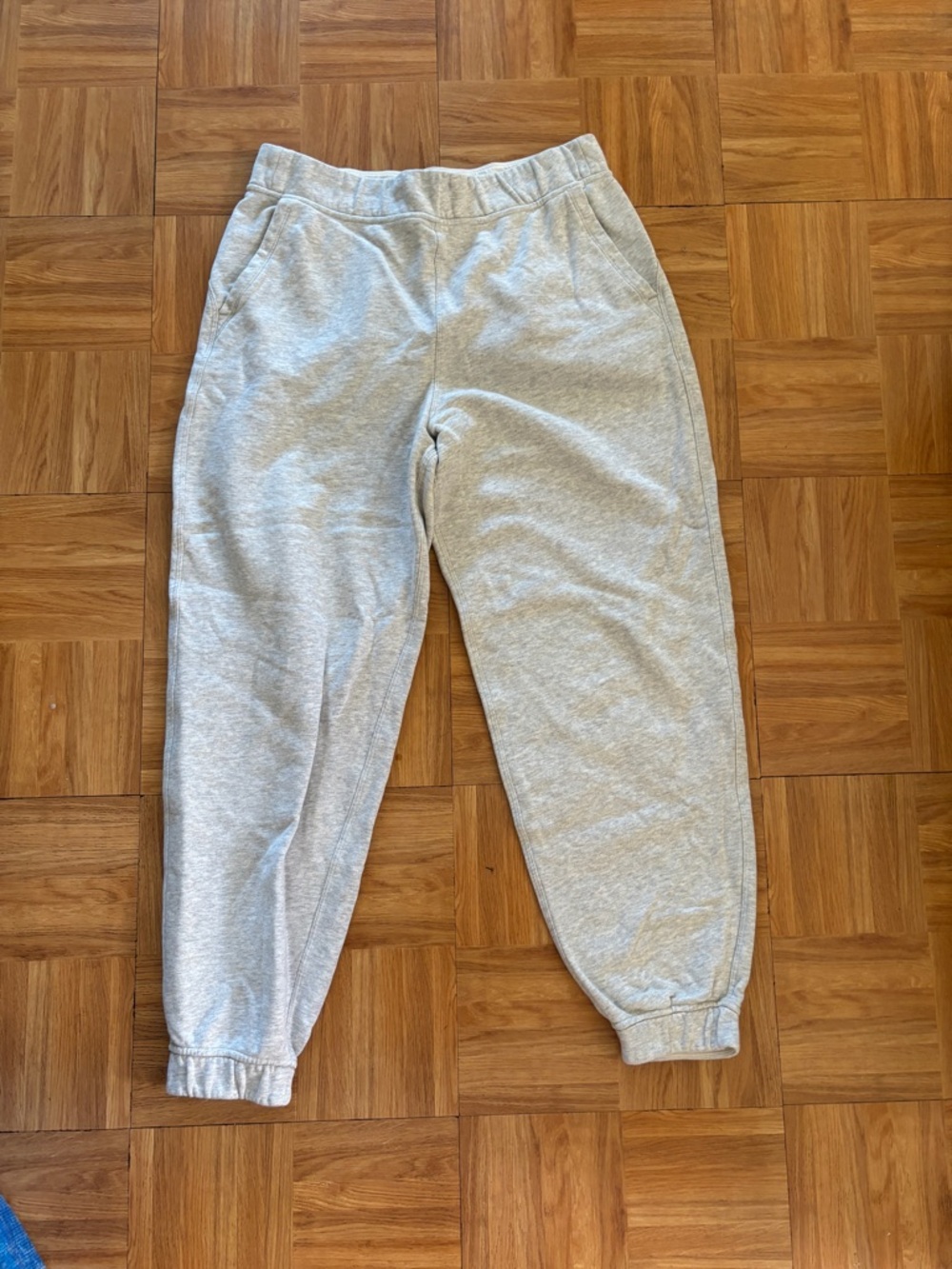 Lululemon sweatpants size 8